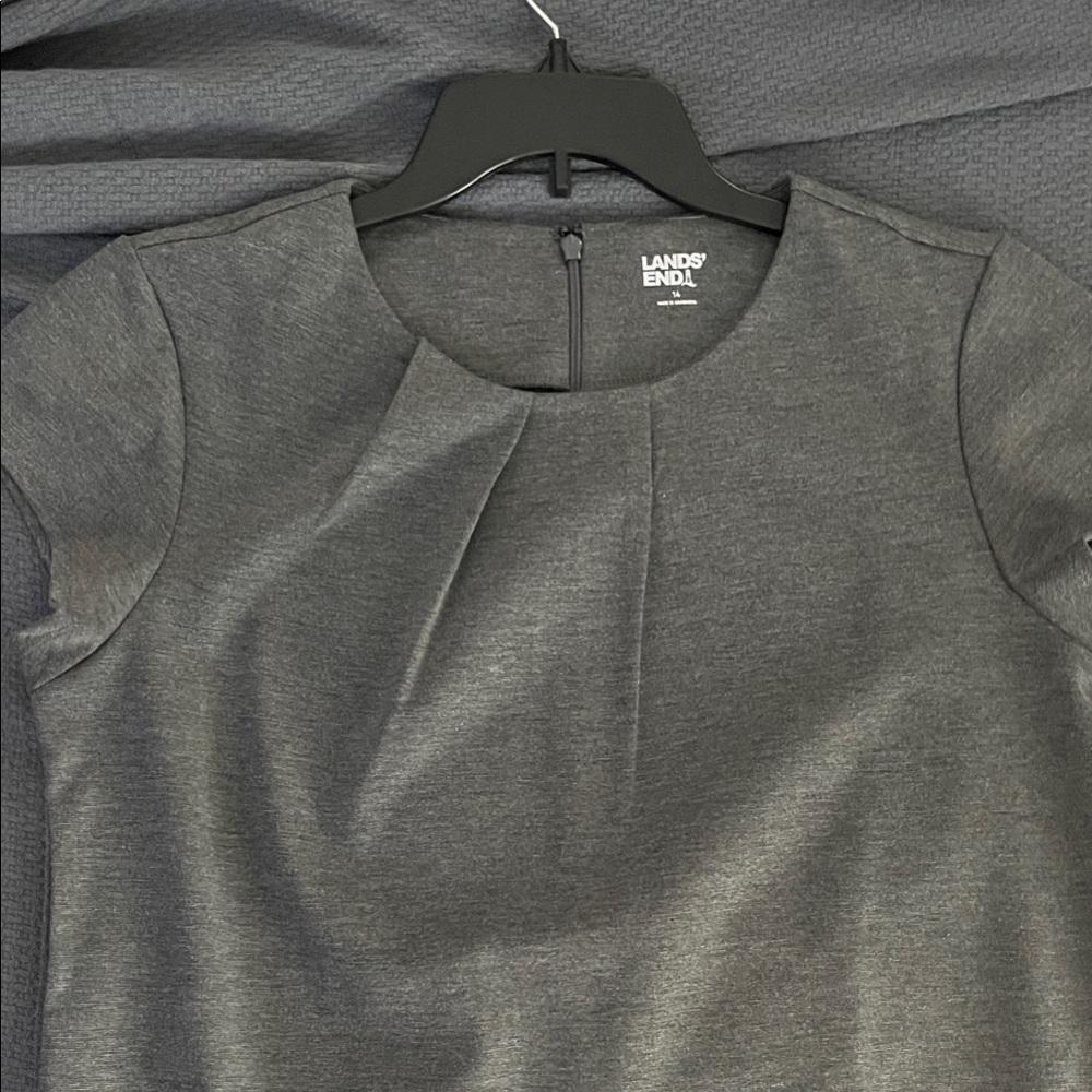 Lands' End Women's Charcoal cap-sleeve shift dress. Knee length with pockets